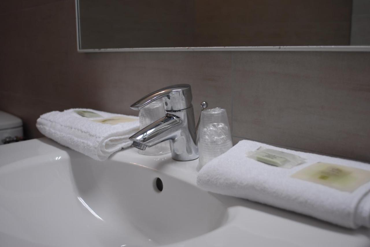 Hotel Les Eucalyptus Porto Pollo Exteriör bild