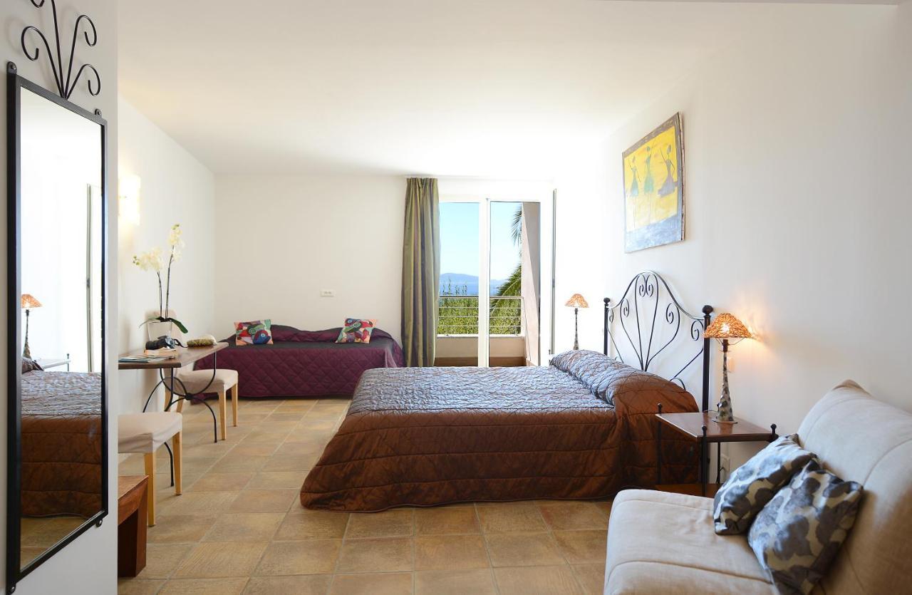 Hotel Les Eucalyptus Porto Pollo Exteriör bild