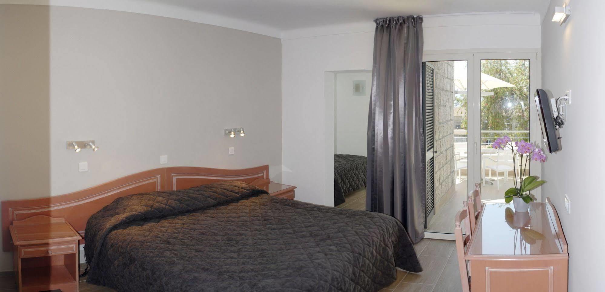 Hotel Les Eucalyptus Porto Pollo Exteriör bild